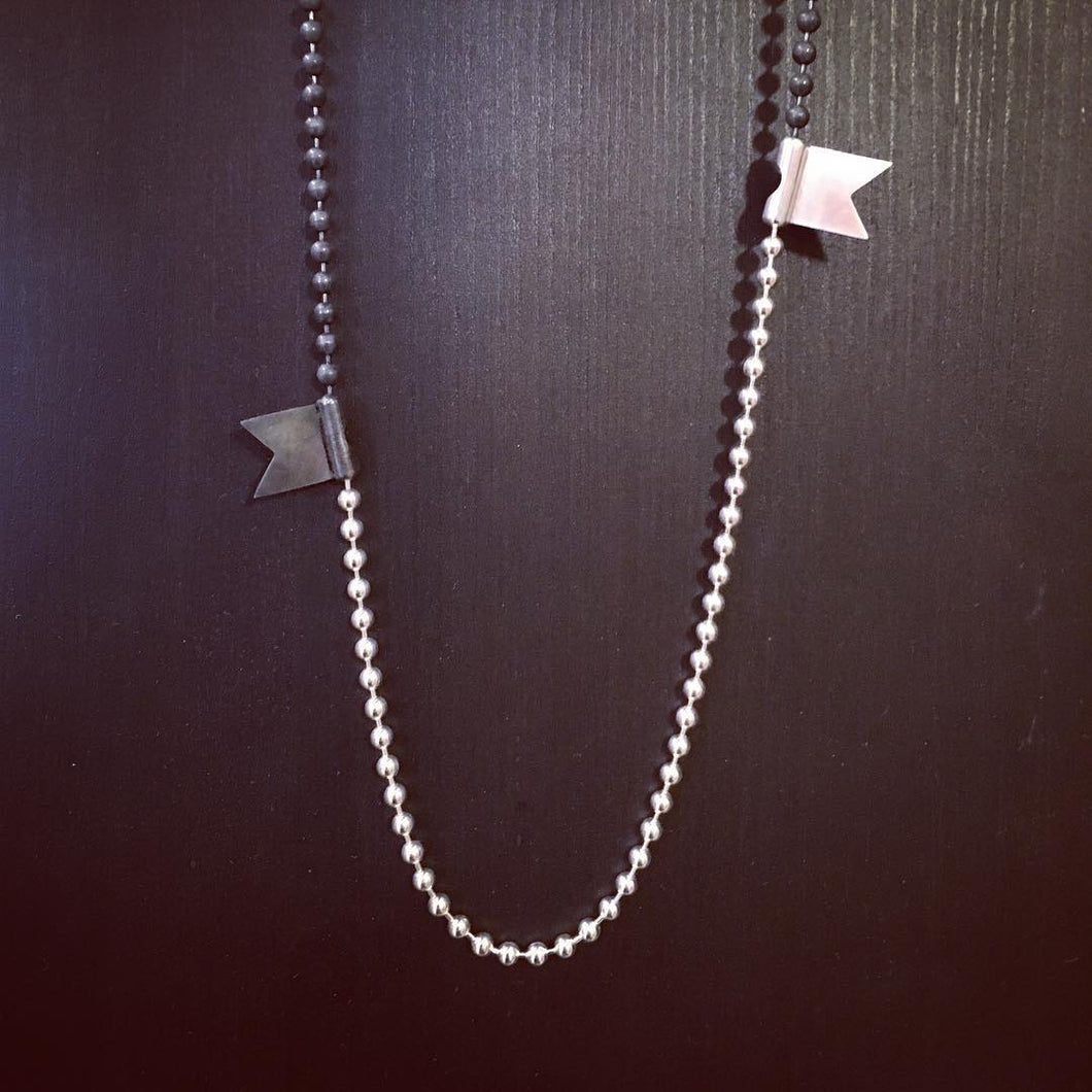 FLAP LIKE A FLAG - silver